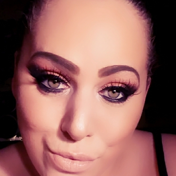 Meet your Posher, Bridgette - Picture 2 of 3